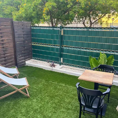Precioso Con Jardin *